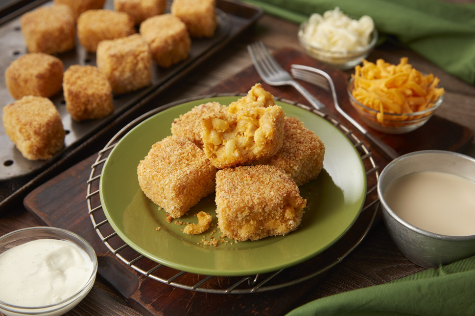 Baked Buffalo Chicken Mac & Cheese Bites